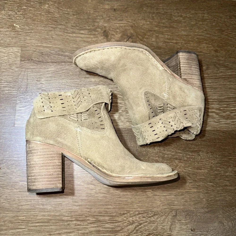 Dolce Vita Suede‎ Ankle Boots Tan Block Heel Boho Booties Women's Size 6